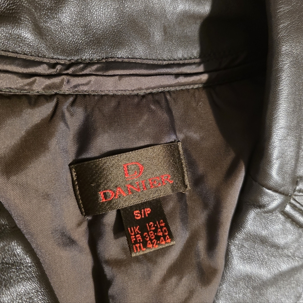 Danier Dark Brown Leather Button-Front Jacket Siz… - image 2